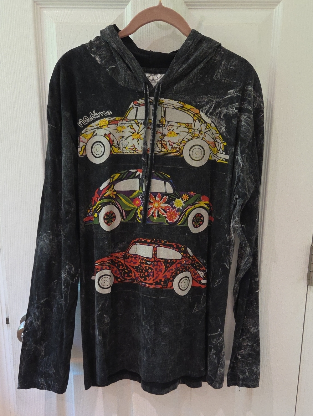 Vintage-Inspired Black Hoodie with Colorful Beetle Car Graphic